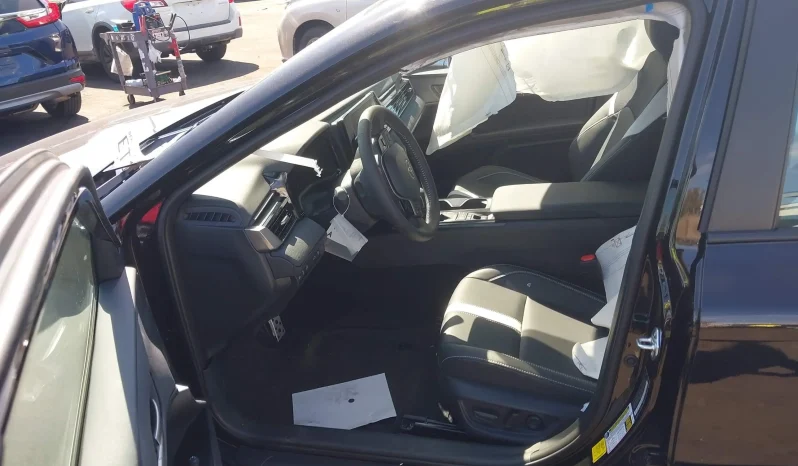 
								Toyota Camry full									