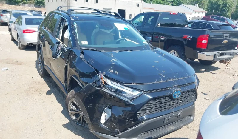 
								Toyota RAV4 full									