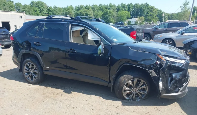 
								Toyota RAV4 full									