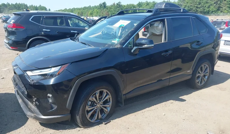 
								Toyota RAV4 full									
