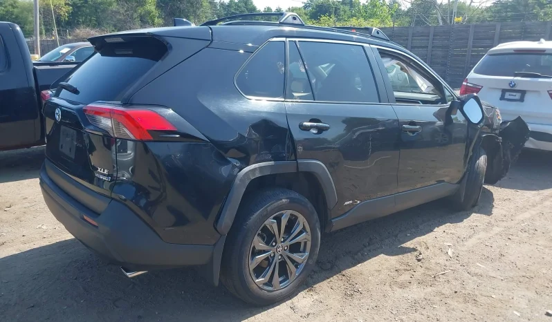 
								Toyota RAV4 full									