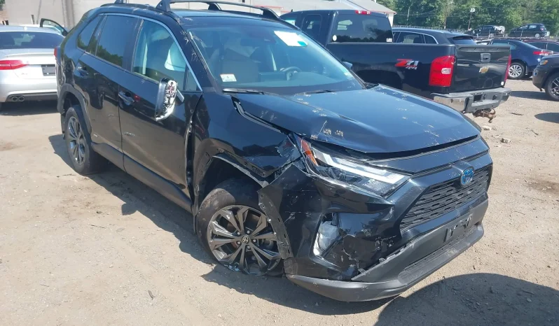 
								Toyota RAV4 full									