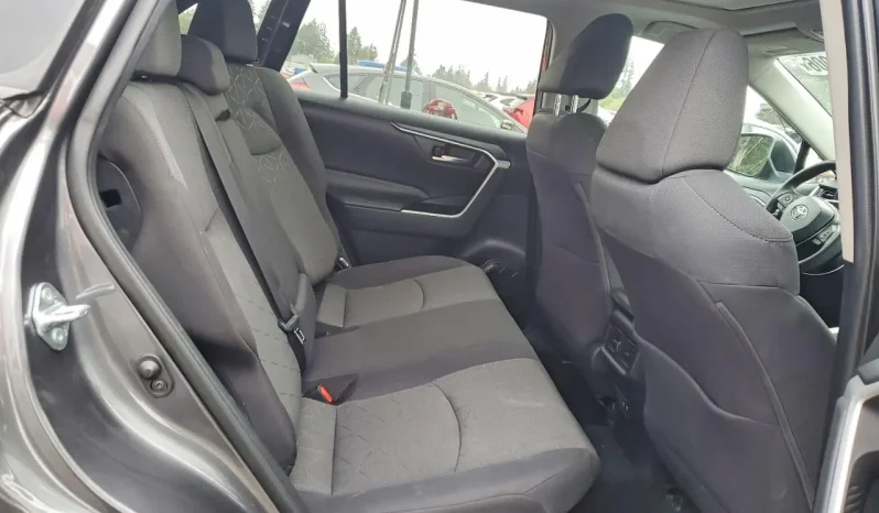 
								Toyota RAV4 full									