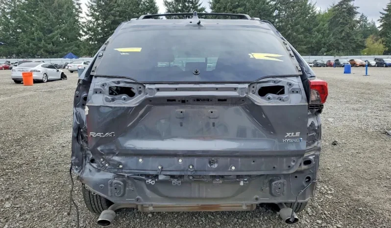 
								Toyota RAV4 full									