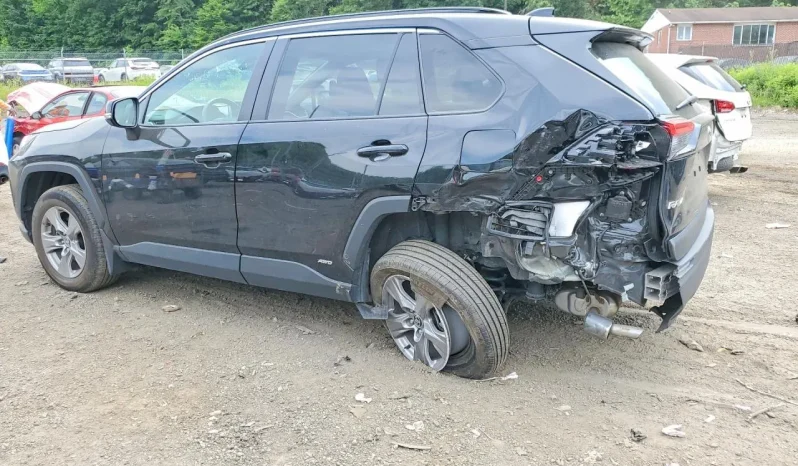 
								Toyota RAV4 full									