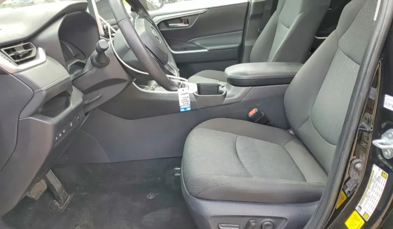 
								Toyota RAV4 full									