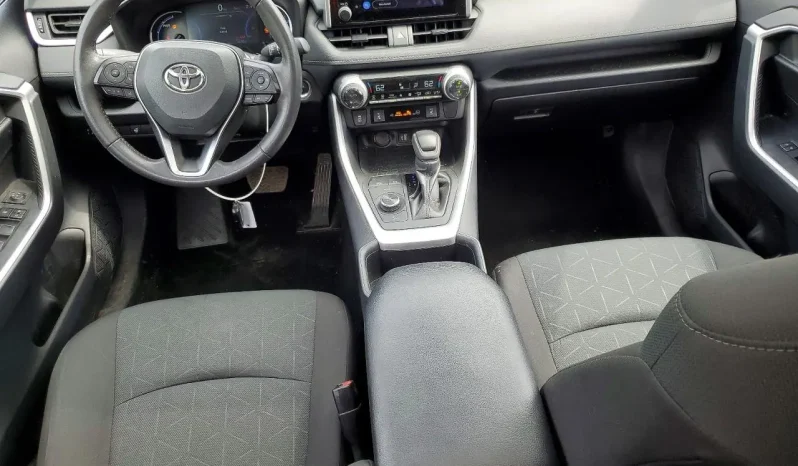 
								Toyota RAV4 full									