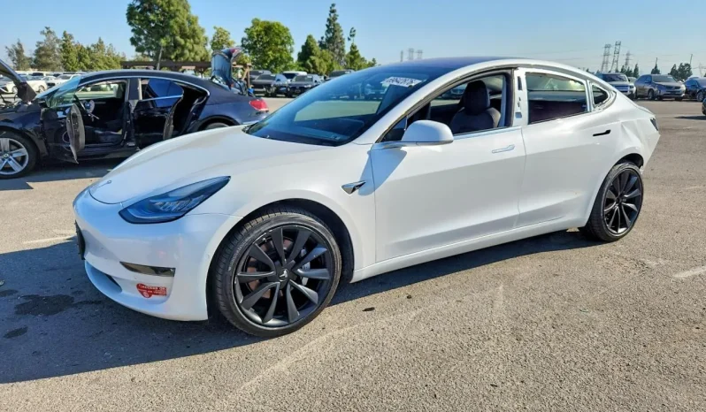 
								Tesla MODEL 3 full									