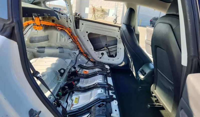 
								Tesla MODEL 3 full									