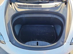 
										Tesla MODEL 3 full									