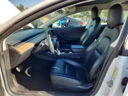 
										Tesla MODEL 3 full									