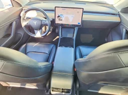 
										Tesla MODEL 3 full									