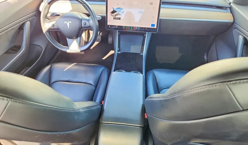 
								Tesla MODEL 3 full									