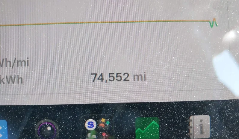 
								Tesla Model 3 full									