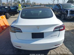 
										Tesla Model 3 full									