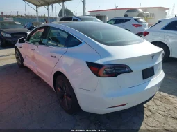 
										Tesla Model 3 full									