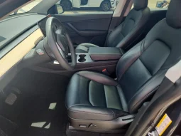 
										Tesla Model Y full									