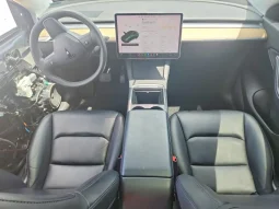 
										Tesla Model Y full									
