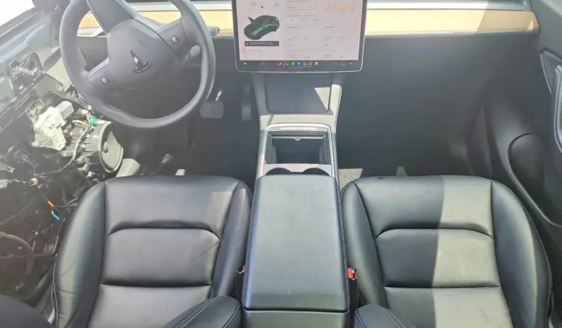
								Tesla Model Y full									