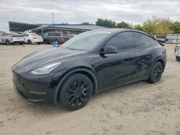 
										Tesla Model Y full									