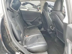 
										Tesla Model Y full									