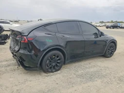 
										Tesla Model Y full									