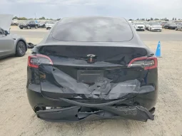 
										Tesla Model Y full									