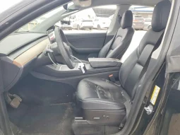 
										Tesla Model Y full									