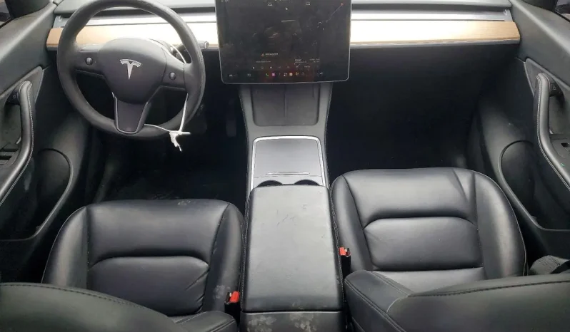 
								Tesla Model Y full									