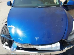 
										Tesla Model Y full									