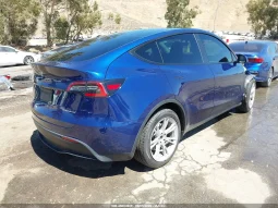 
										Tesla Model Y full									