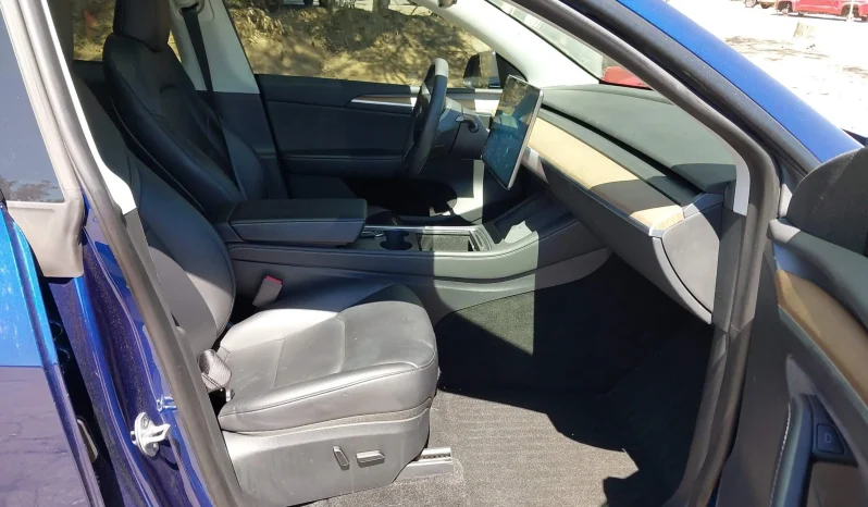 
								Tesla Model Y full									