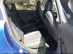 
										Tesla Model Y full									