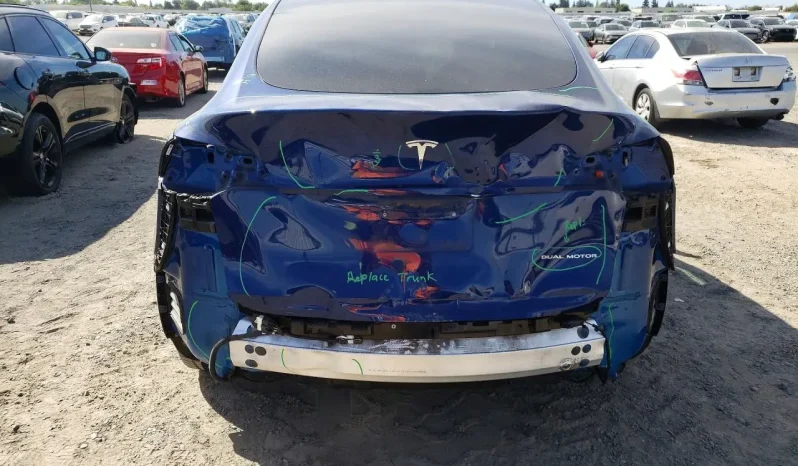 
								Tesla MODEL Y full									