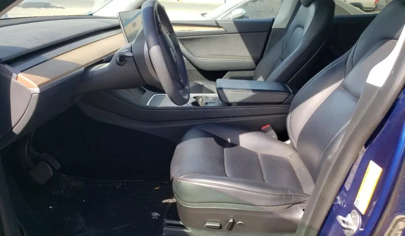 
								Tesla MODEL Y full									