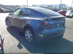 
										Tesla Model Y full									