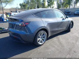 
										Tesla Model Y full									