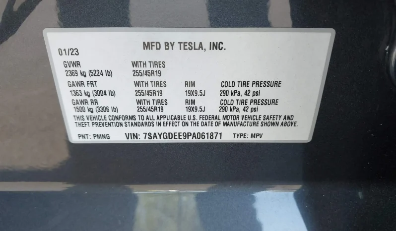 
								Tesla Model Y full									