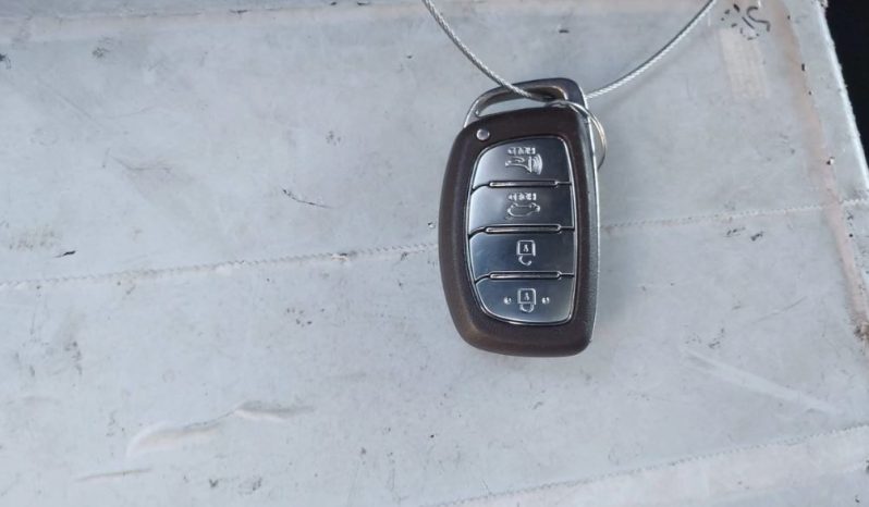 
								Hyundai Ioniq full									