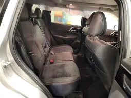 
										Mitsubishi Outlander full									