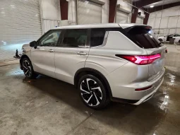 
										Mitsubishi Outlander full									