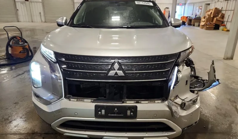 
								Mitsubishi Outlander full									