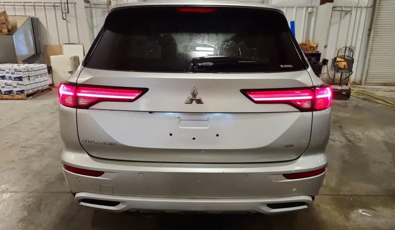 
								Mitsubishi Outlander full									