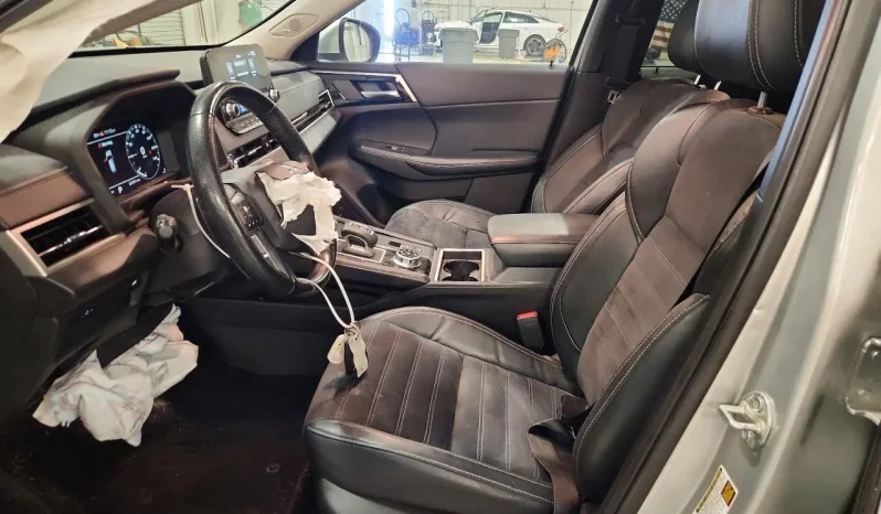 
								Mitsubishi Outlander full									