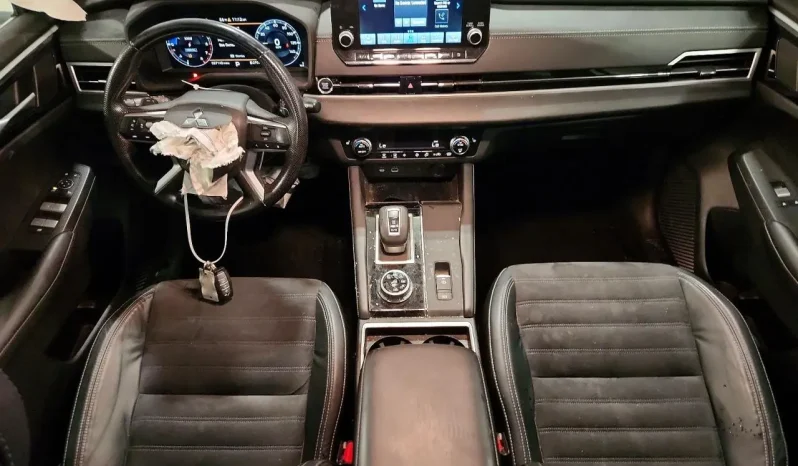 
								Mitsubishi Outlander full									
