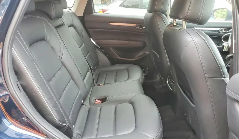 
								Mazda CX-5 full									