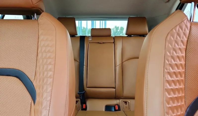
								Lexus UX 250 full									