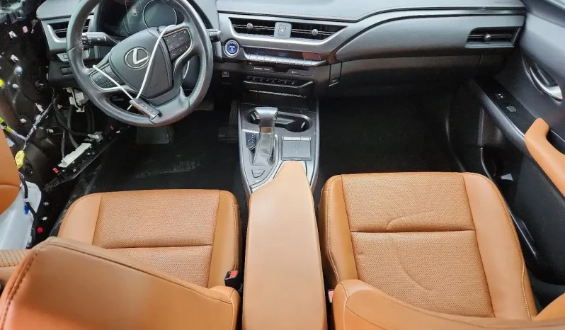 
								Lexus UX 250 full									