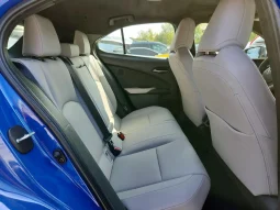
										Lexus UX full									