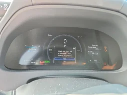 
										Lexus UX full									